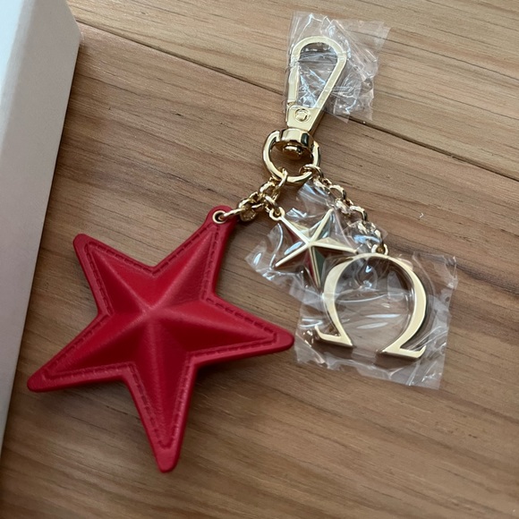 NIB Omega VIP Leather Bag Charm - Picture 2 of 2